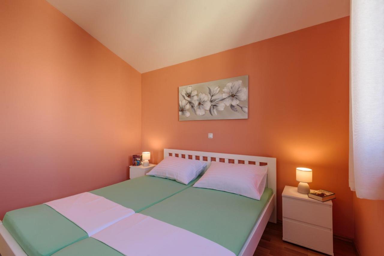 Apartmani Emil Traù Esterno foto