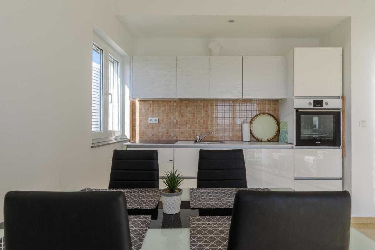 Apartmani Emil Traù Esterno foto