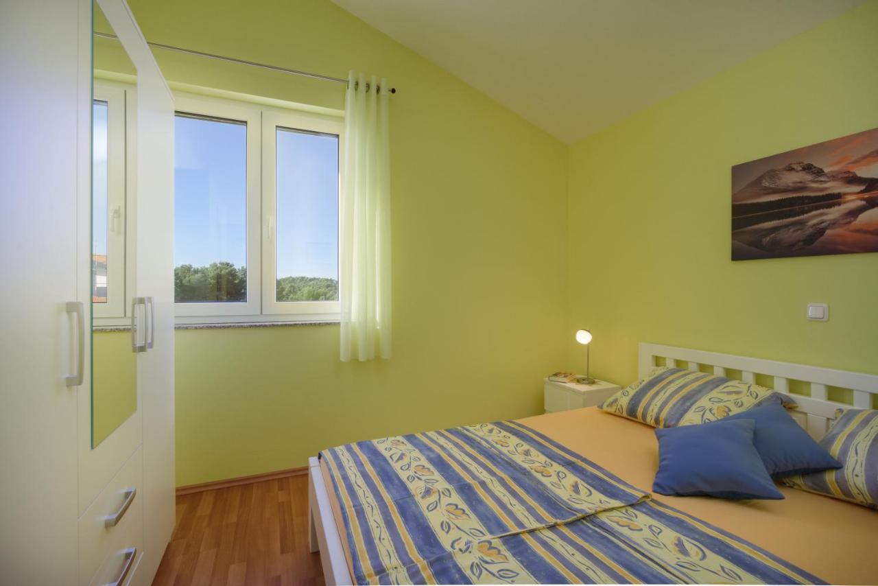 Apartmani Emil Traù Esterno foto