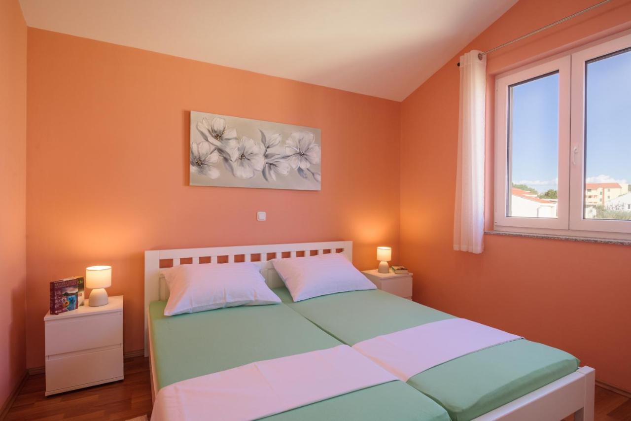 Apartmani Emil Traù Esterno foto
