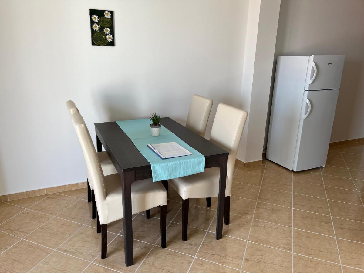 Apartmani Emil Traù Esterno foto